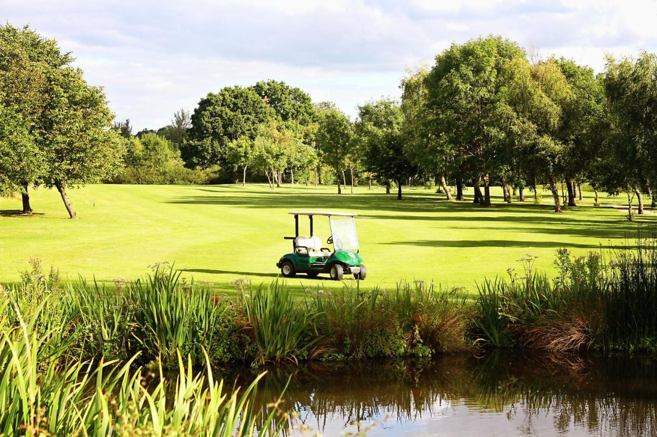 ホテル Calderfields Golf & Country Club ウォールソール エクステリア 写真